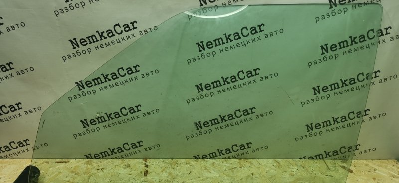 Стекло Mercedes W124 1989 E260