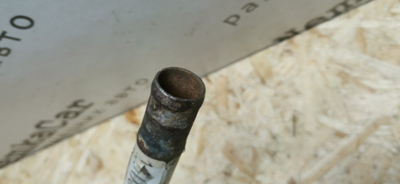 Трубка системы охлаждения Mercedes W124 1994 Седан