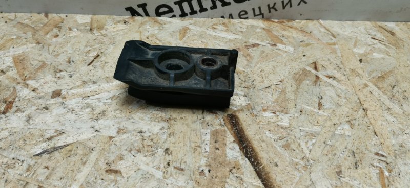 Кронштейн бампера Mercedes S-Klass 2000 w220