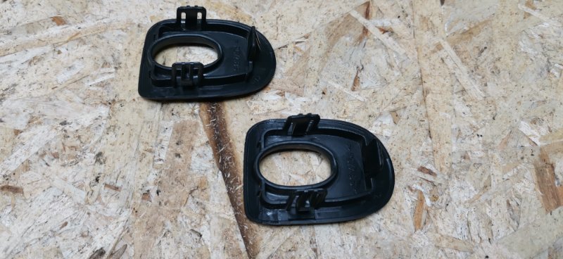 Проушина подголовника Mercedes S-Klass 2000 w220