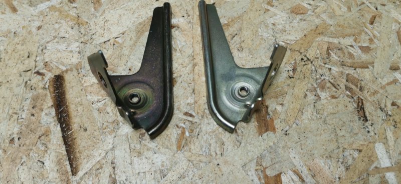 Кронштейн сиденья заднего Mercedes S-Klass 2000 w220