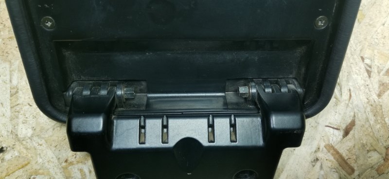 Крышка подлокотника Mercedes C180 1996 W202