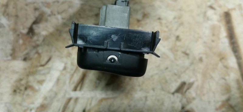 Кнопка аварийной сигнализации Mercedes C180 1996 W202