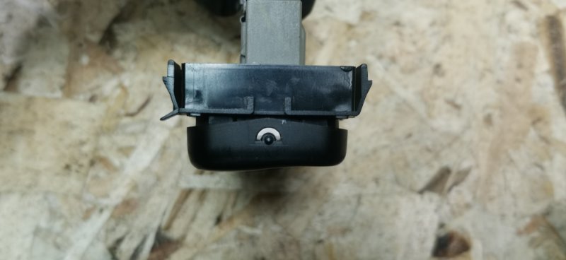 Кнопка аварийной сигнализации Mercedes C180 1996 W202