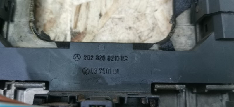 Блок управления стеклоподъемниками Mercedes C180 1996 W202