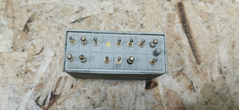 Реле Mercedes C180 1996 W202