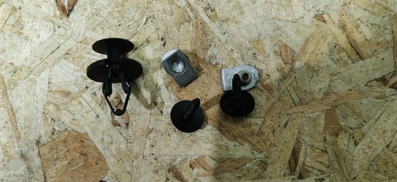 Брызговик Chevrolet AVEO 2012 T300