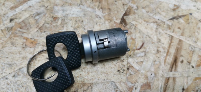 Личинка замка зажигания Mercedes S-Klass W126