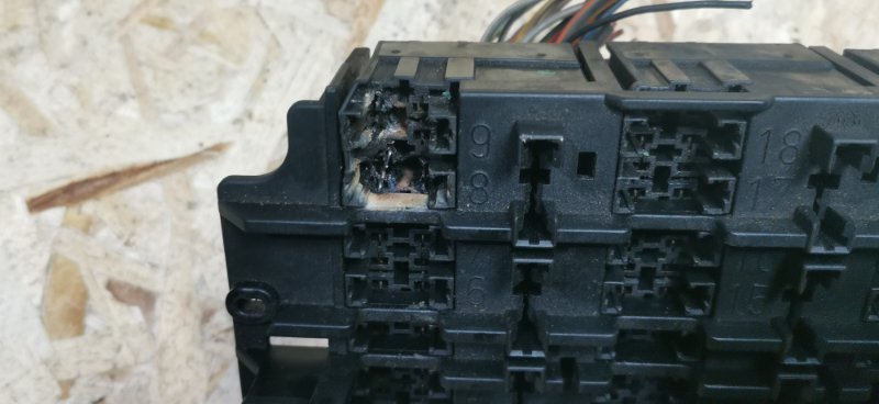 Блок предохранителей Mercedes C180 1996 W202