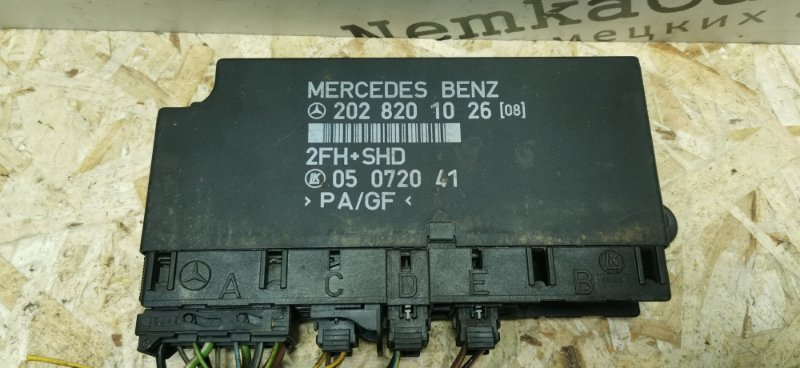Блок управления стеклоподъемниками Mercedes C180 1996 W202
