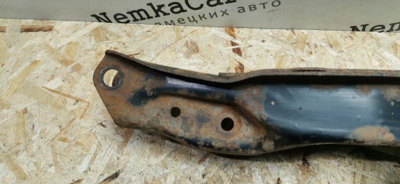 Рычаг подвески Mercedes W124 1987