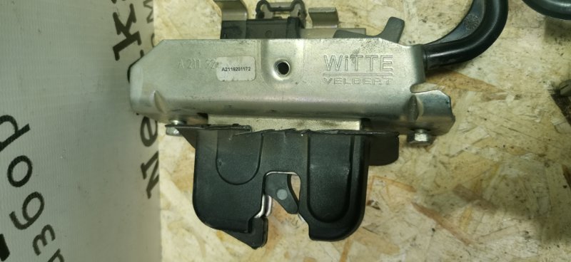 Замок сиденья Mercedes E-Class W211