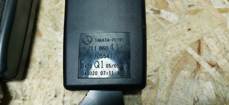 Замок ремня безопасности Mercedes E-Class W211