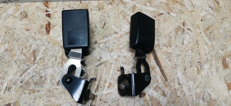 Замок ремня безопасности Mercedes E-Class W211