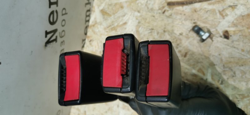 Замок ремня безопасности Mercedes E-Class W211