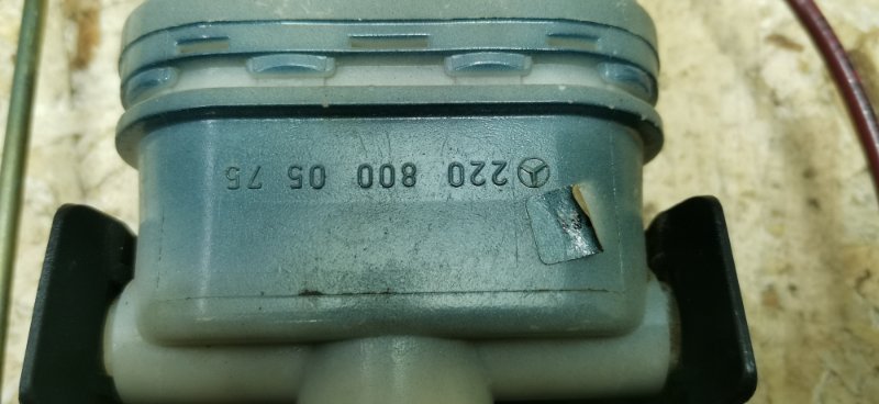 Замок багажника Mercedes S-Klass 2000 w220