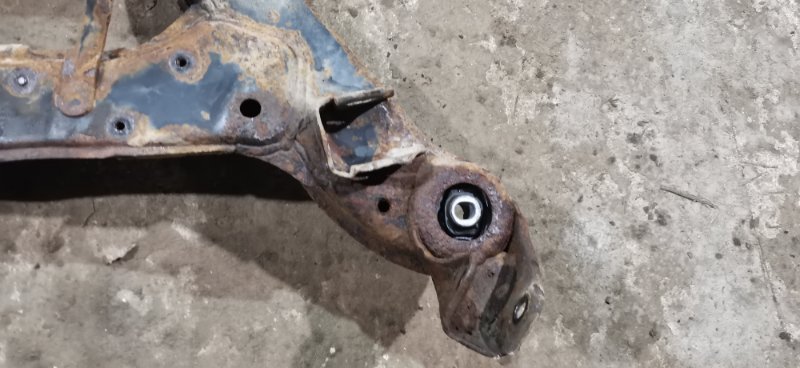 Балка подвески Mercedes C180 1996 W202