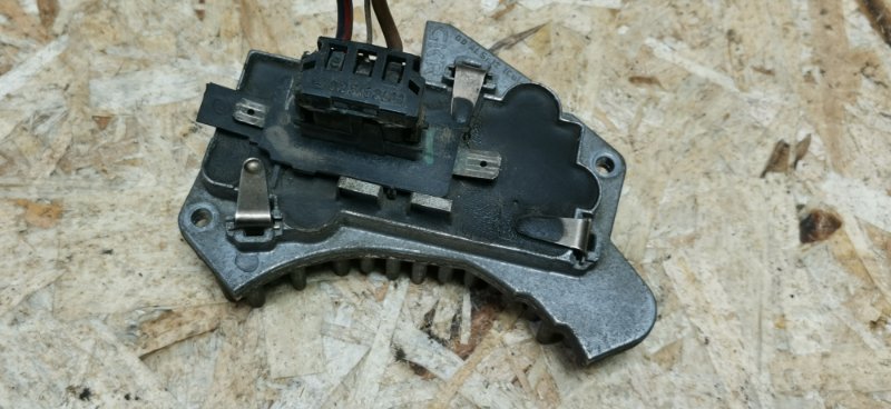 Резистор печки Mercedes C180 1996 W202