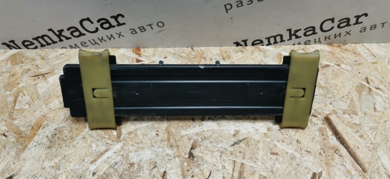 Крышка салонного фильтра Mercedes C180 1996 W202