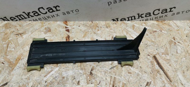 Крышка салонного фильтра Mercedes C180 1996 W202