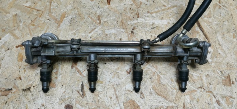 Топливная форсунка Mercedes C180 1996 W202