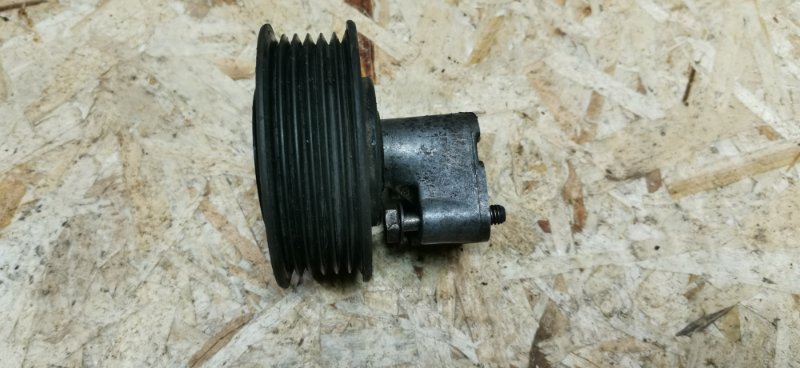 Кронштейн обводного родика Mercedes Vito 1996 638