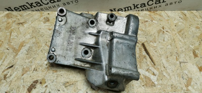 Кронштейн гидроусилителя Mercedes W124 1992