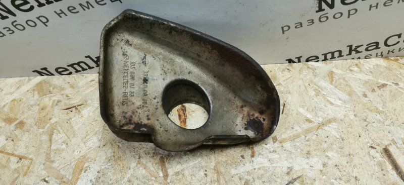 Экран тепловой Mercedes W123 1982 СЕДАН