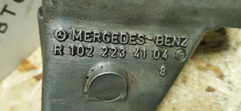 Кронштейн двигателя Mercedes W124 1992