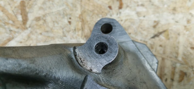 Кронштейн двигателя Mercedes W124 1992