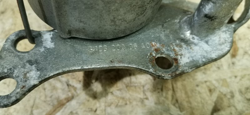 Натяжитель приводного ремня Mercedes W124 1992