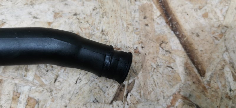 Трубка вентиляции картерных газов Mercedes W124 1993 E320