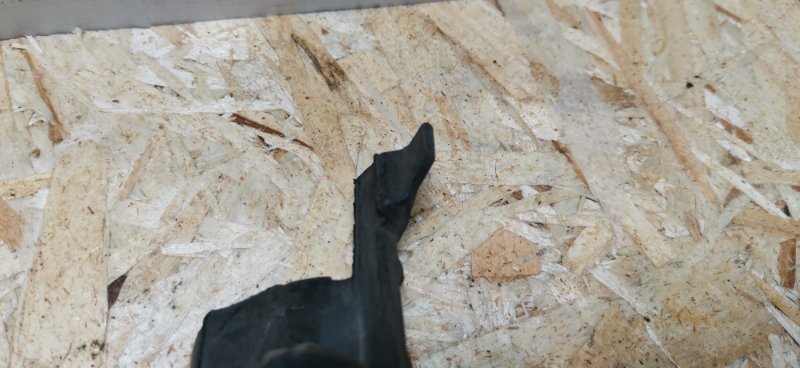 Уплотнитель фары Mercedes W124 1993 E320