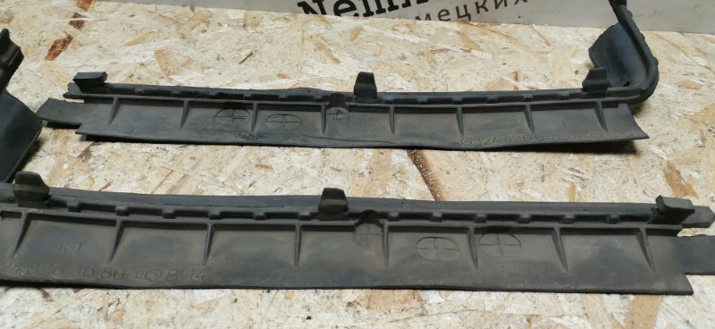 Уплотнитель фары Mercedes W124 1993 E320