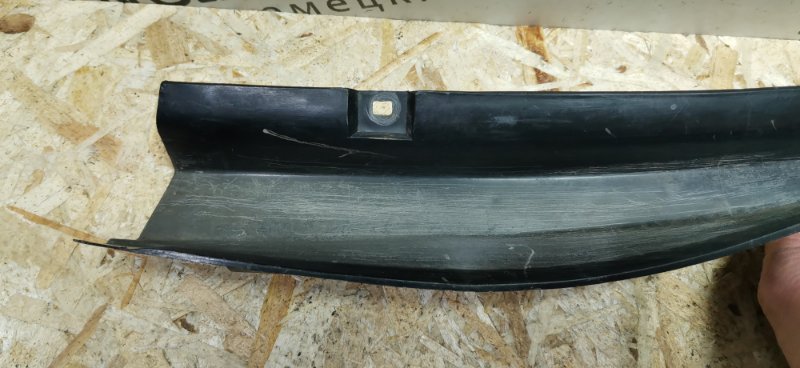 Водосток Mercedes W124 1993 E320