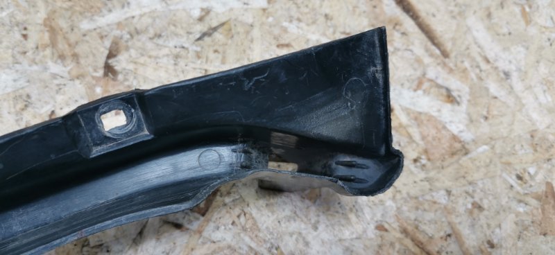 Водосток Mercedes W124 1993 E320