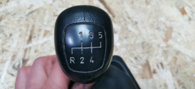 Ручка кпп Mercedes W124 1987