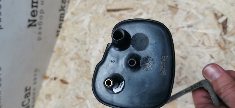 Кронштейн адсорбера Mercedes C180 1996 W202