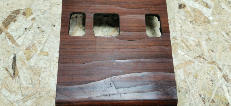 Накладка центральной консоли Mercedes W124 1987