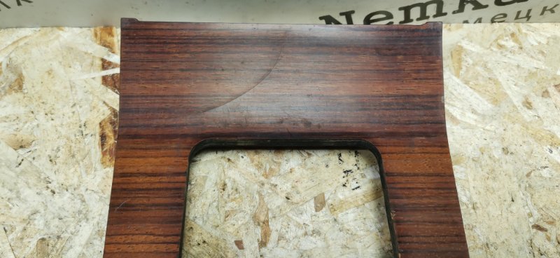 Накладка центральной консоли Mercedes W124 1987