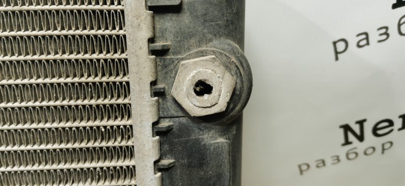 Радиатор Mercedes W124 1993 250D