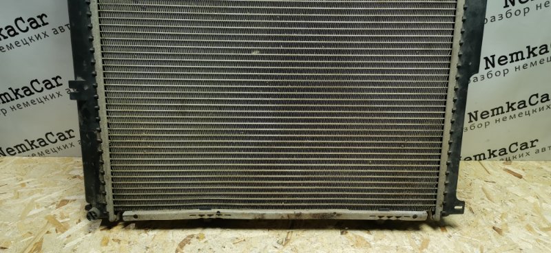Радиатор Mercedes W124 1993 250D
