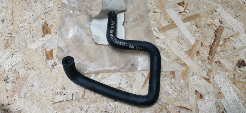 Шланг вентиляции Mercedes E-Class W124