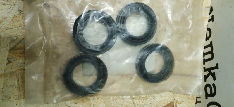 Прокладка свечного колодца Mercedes E-Class W124