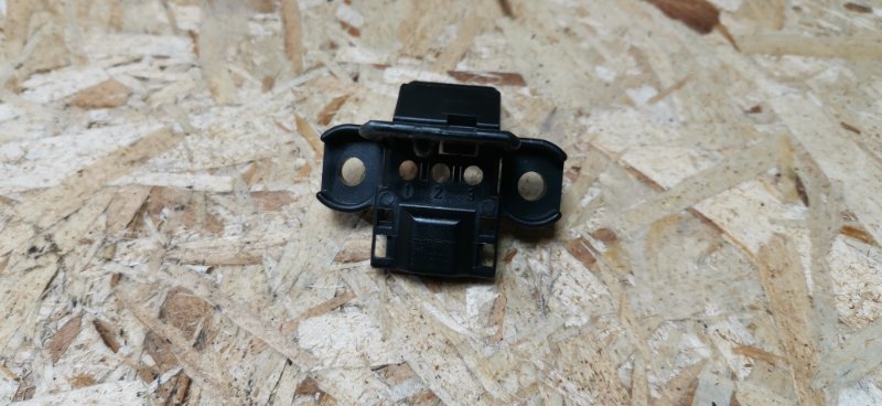 Корпус разъема Mercedes E-Class W124