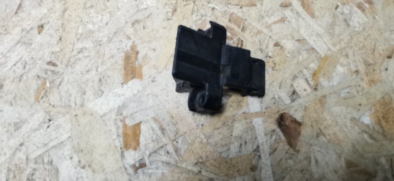 Корпус разъема Mercedes W124 1992