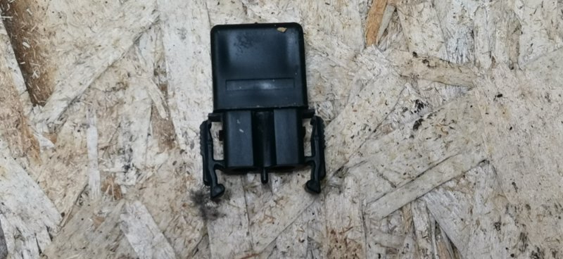 Корпус разъема Mercedes W124 1993 E320