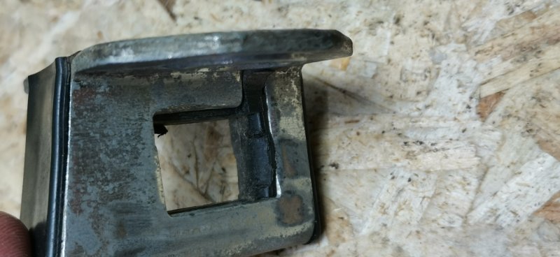 Петля замка двери Mercedes C180 1996 W202