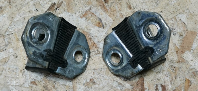 Петля замка двери Mercedes C180 1996 W202