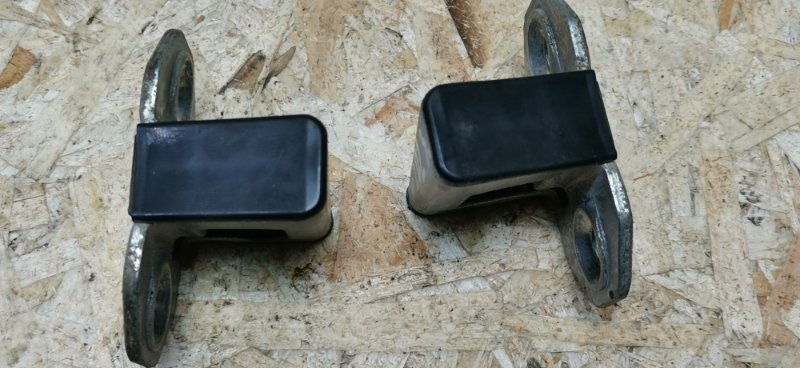 Петля замка двери Mercedes C180 1996 W202